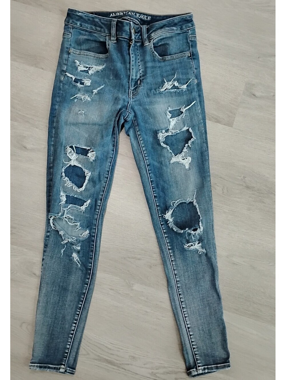 American eagle hi-rise jeggings. Size 6. Waist - 27 inches